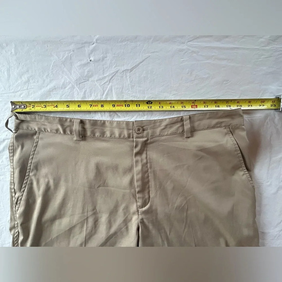 Nike Golf Dri Fit Khaki Shorts Size 38 - Picture 3 of 6